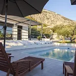 Olive Lounge House * Makarska